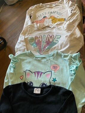 BUNDLE GIRLS SHIRTS MULTI BRANDS ,GRAPHICS,  and  COLORS no stains tears or snag